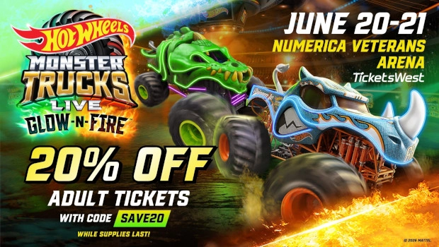 Hot Wheels Monster Trucks Live: Glow-N-Fire!